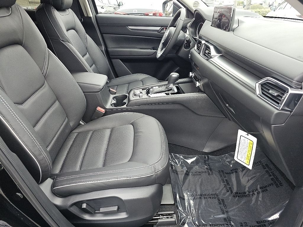 2025 Mazda CX-5 2.5 S Preferred photo 2