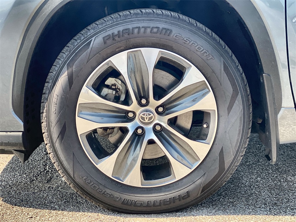 2023 Toyota Highlander XLE photo 16