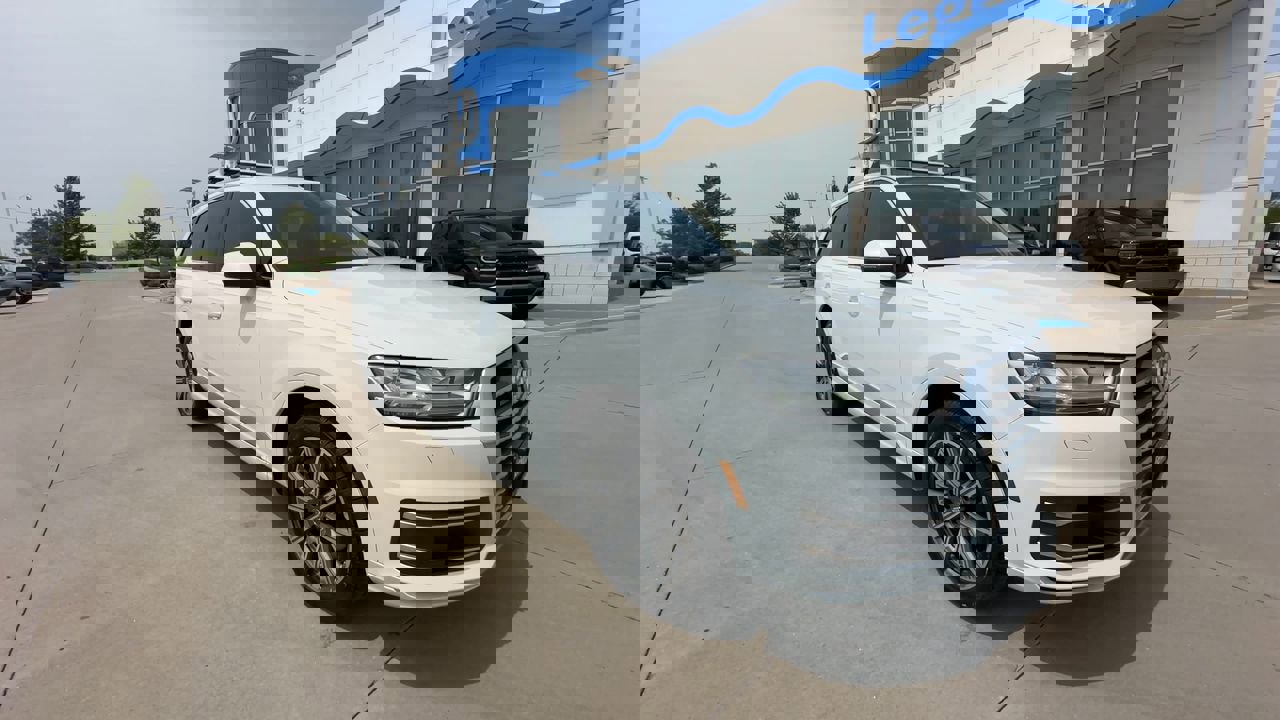 Used 2019 Audi Q7 Premium Plus with VIN WA1LHAF75KD023568 for sale in Kansas City