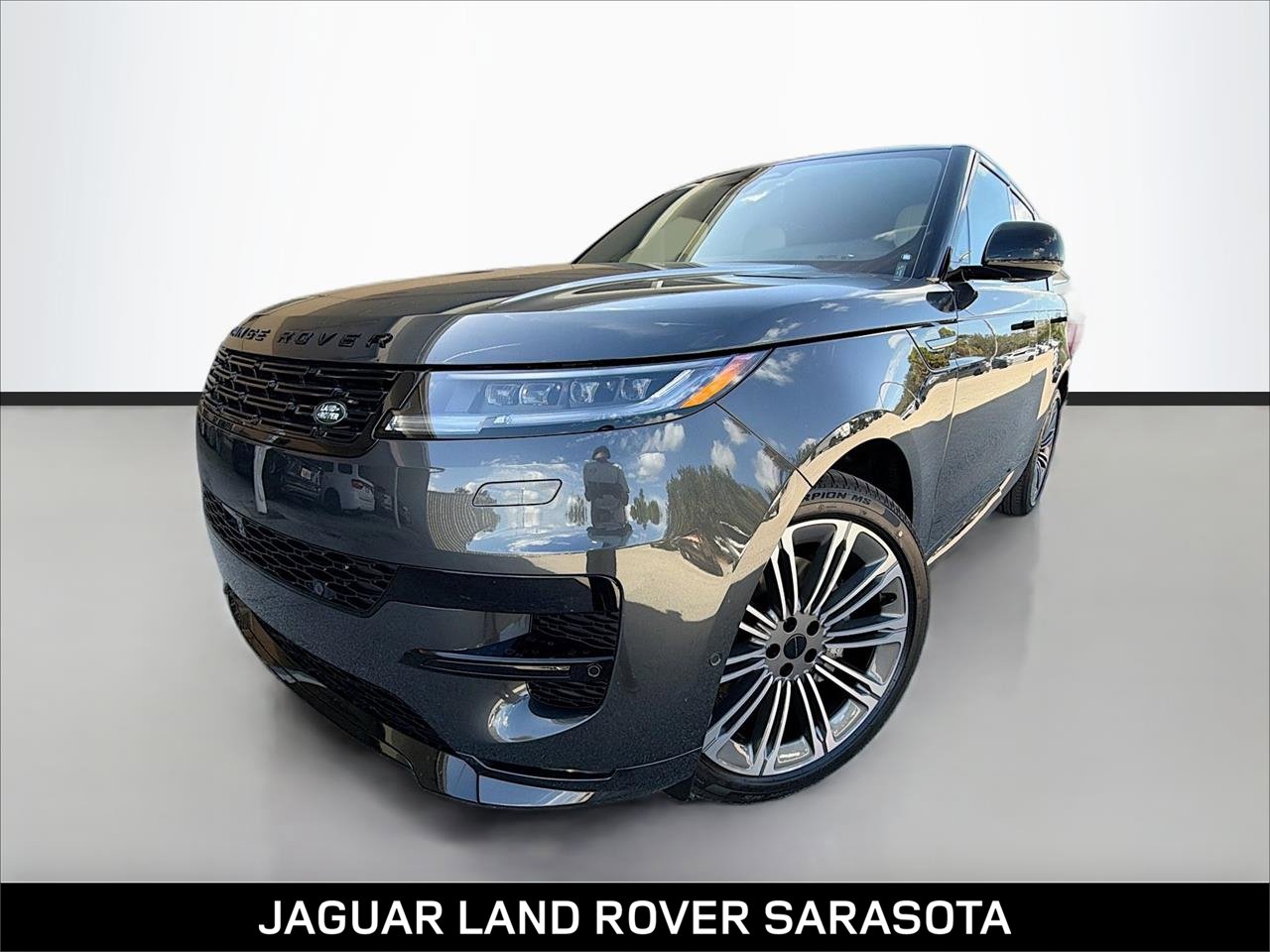 2026 Land Rover Range Rover Sport Dynamic SE's photo