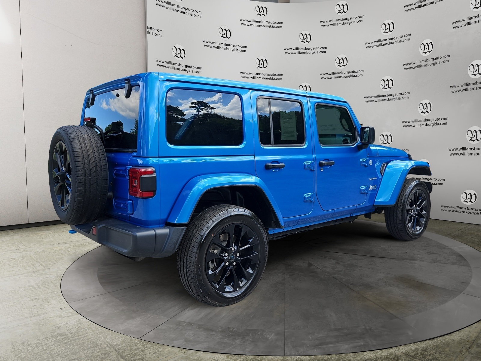 2024 Jeep Wrangler Sahara 4xe photo 4