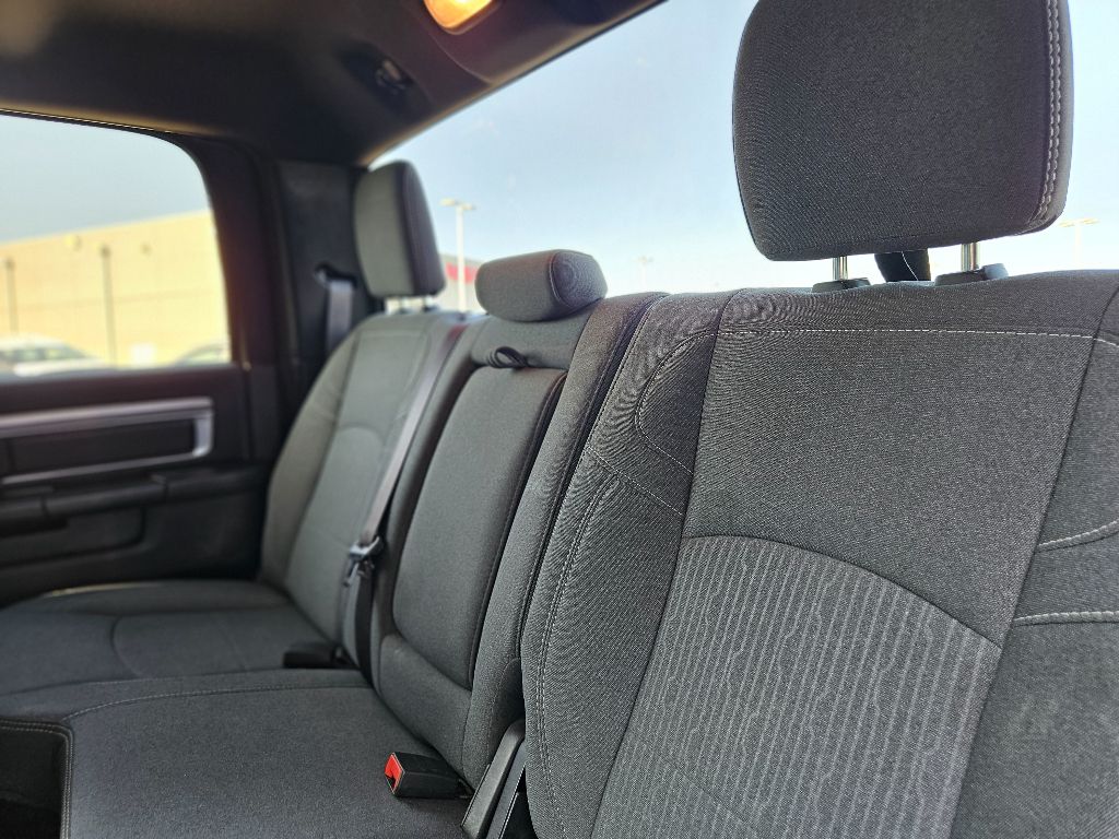 2023 Ram 1500 Classic Warlock photo 28