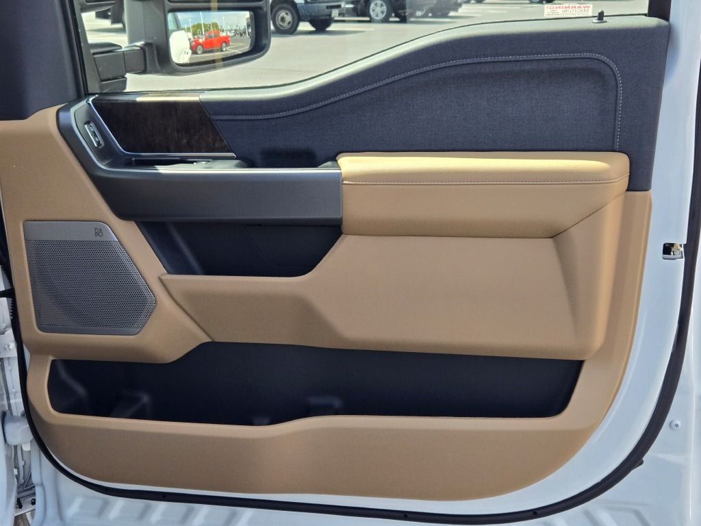 2026 Ford F-350 Lariat photo 4