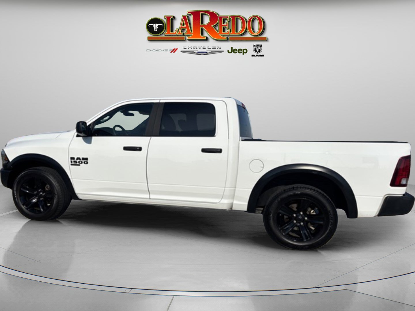 2024 Ram 1500 SLT Warlock photo 4