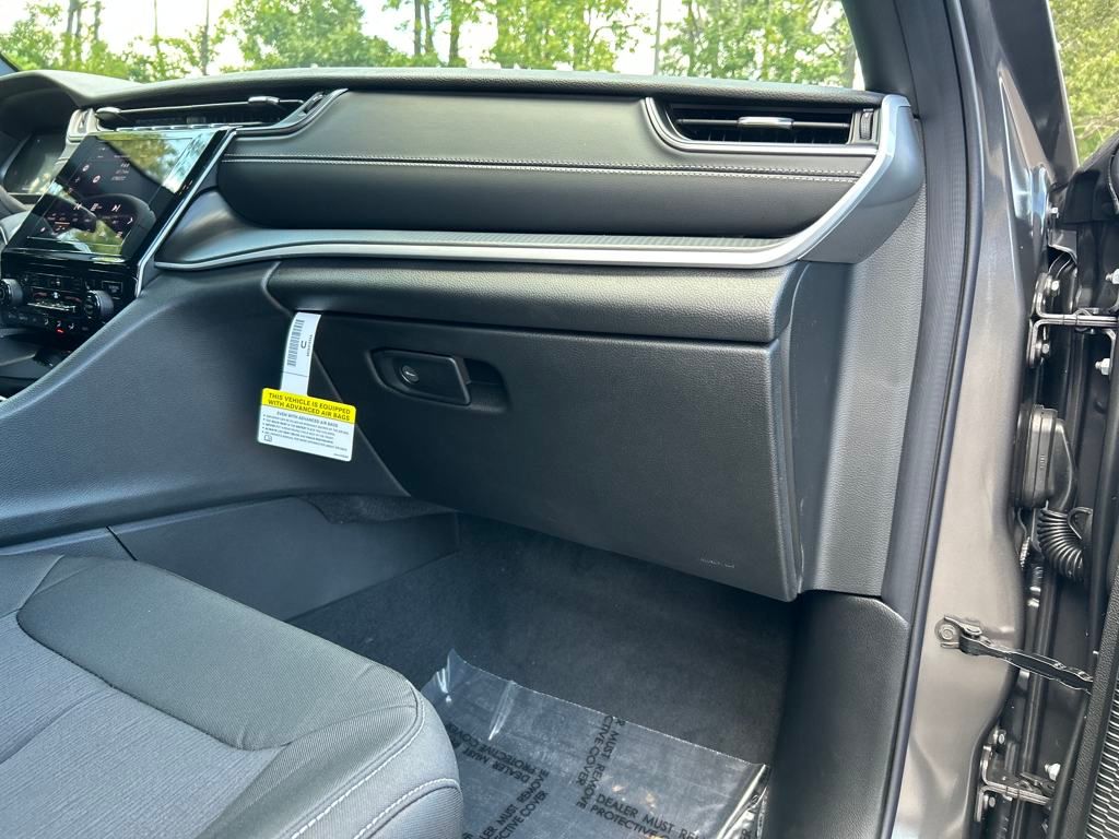 2025 Jeep Grand Cherokee Laredo X photo 23