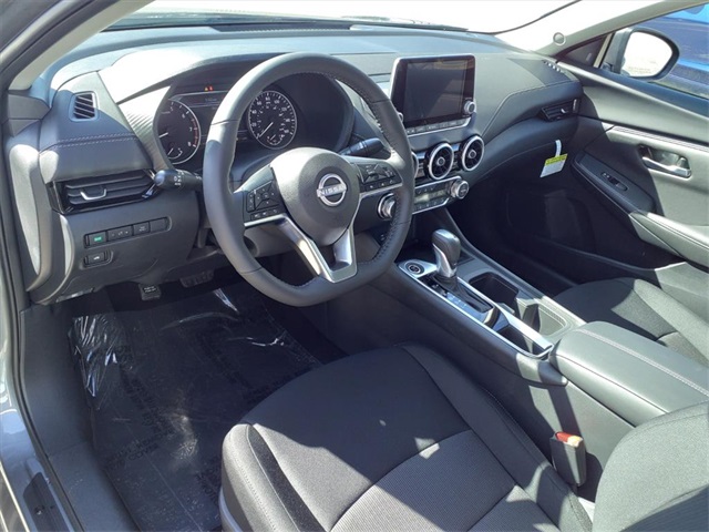 2025 Nissan Sentra SV photo 12