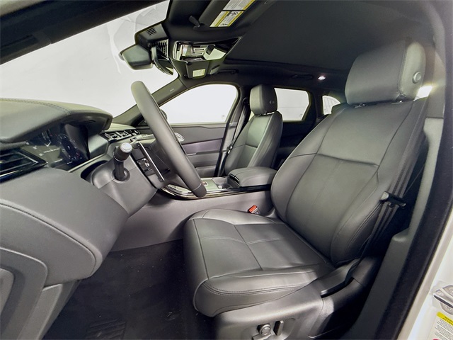 2026 Land Rover Range Rover Velar SE photo 11