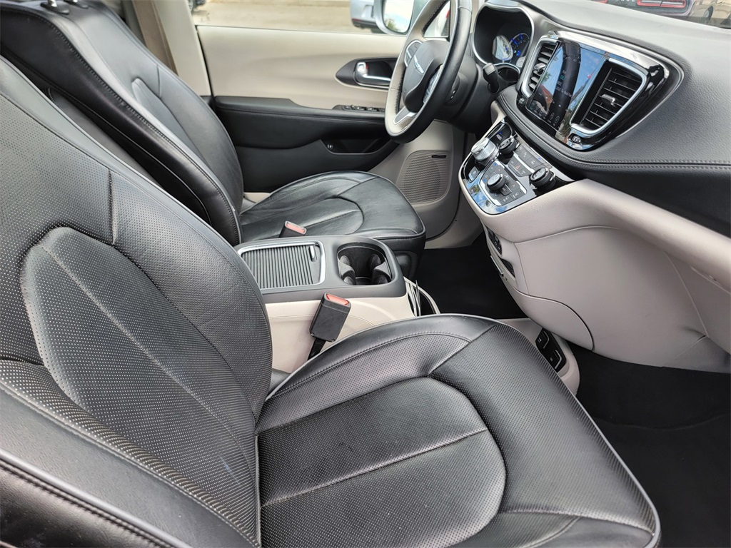 2018 Chrysler Pacifica Hybrid Limited photo 23