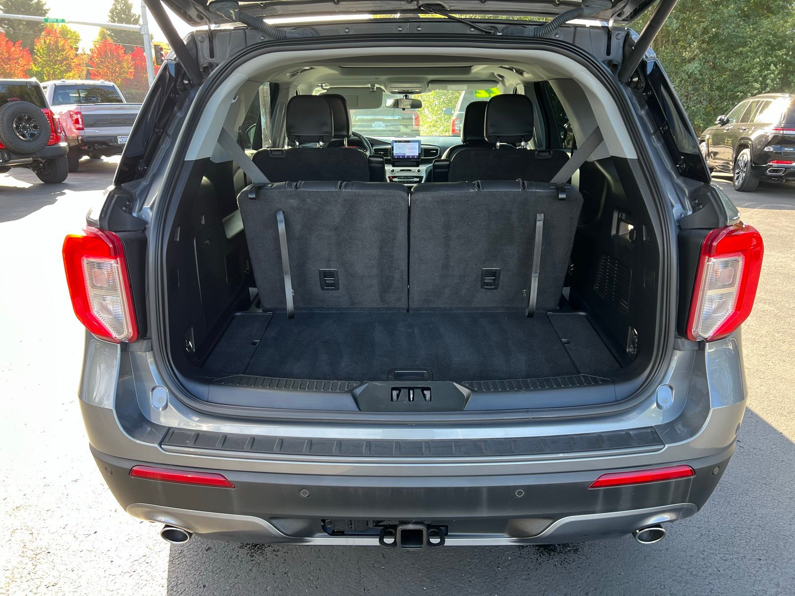 2022 Ford Explorer XLT photo 3