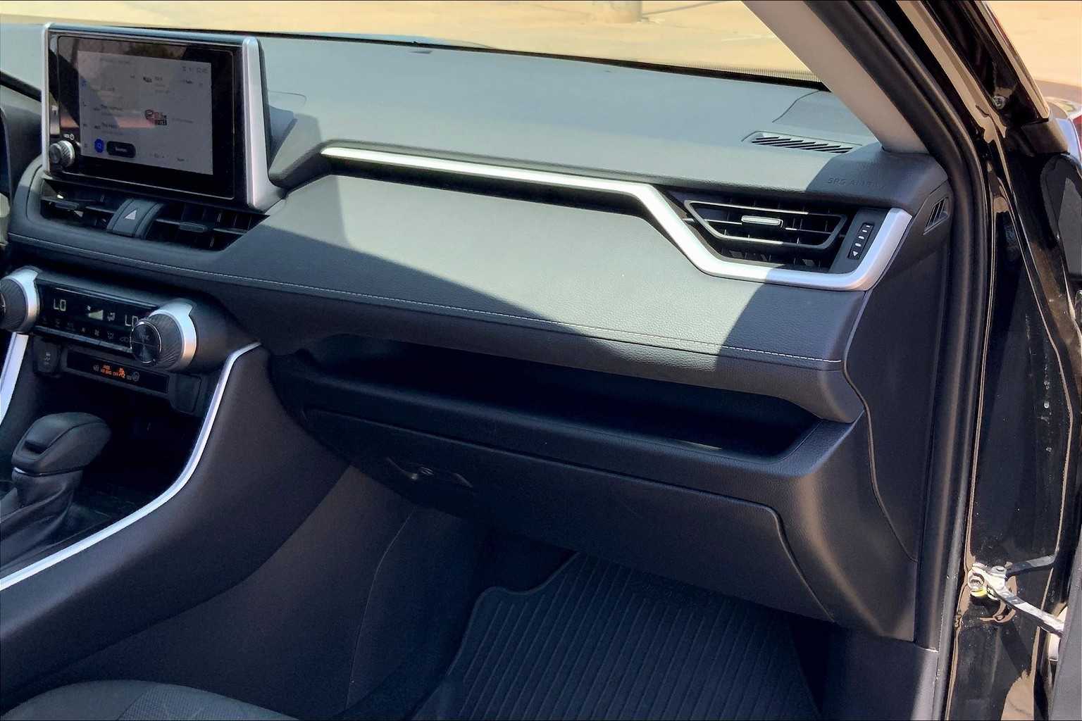 2024 Toyota RAV4 Hybrid photo 14