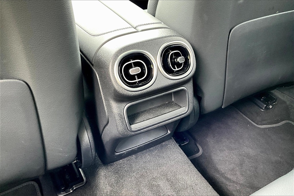 2025 Mercedes Benz GLC 300 4MATIC photo 24