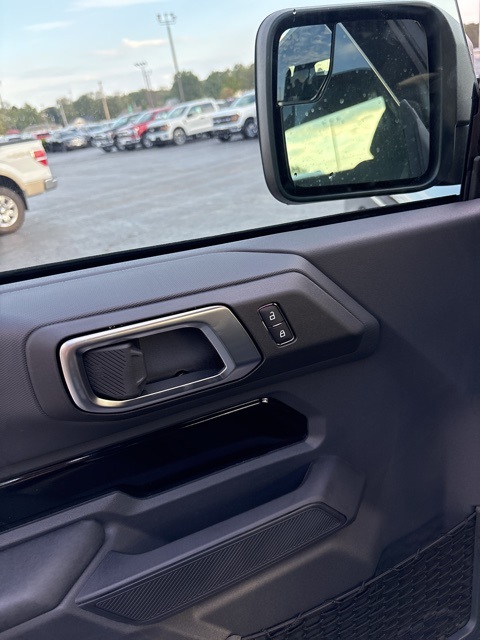 2025 Ford Bronco Base photo 14