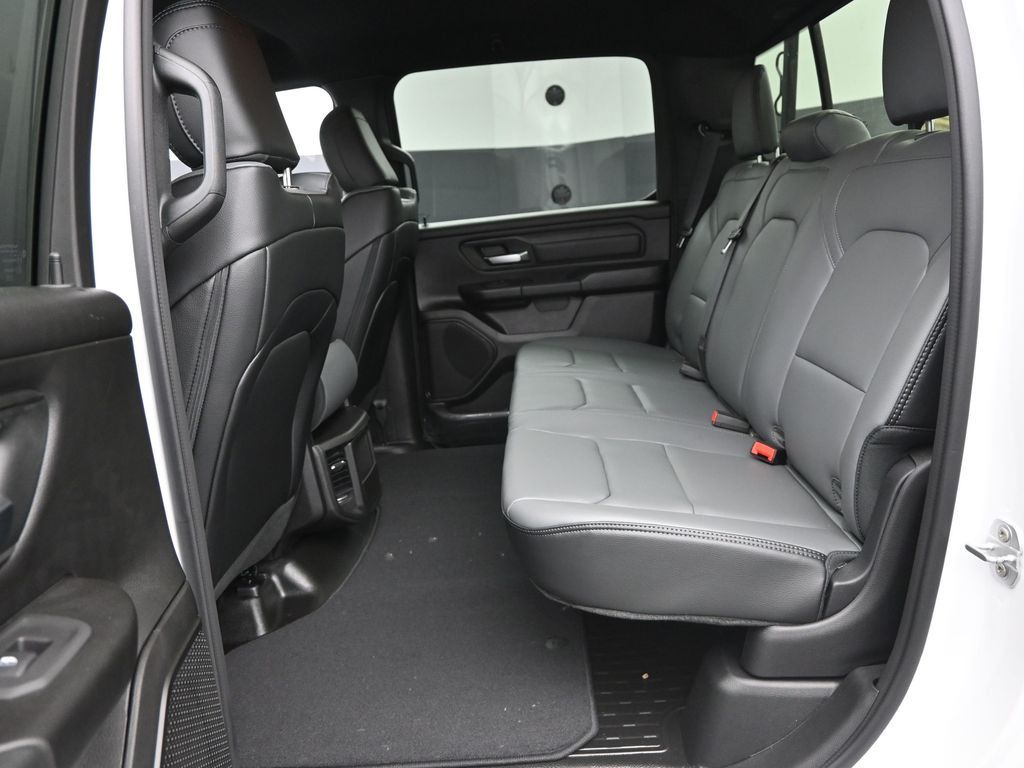 2025 Ram 1500 Tradesman photo 4