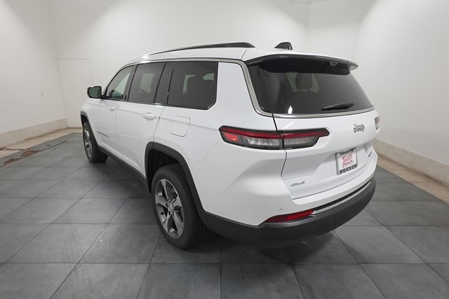 2025 Jeep Grand Cherokee Limited photo 2