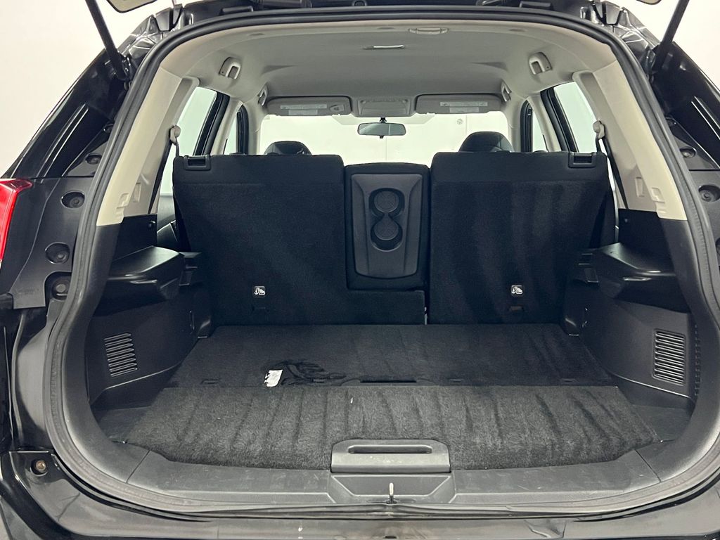 2017 Nissan Rogue S photo 19