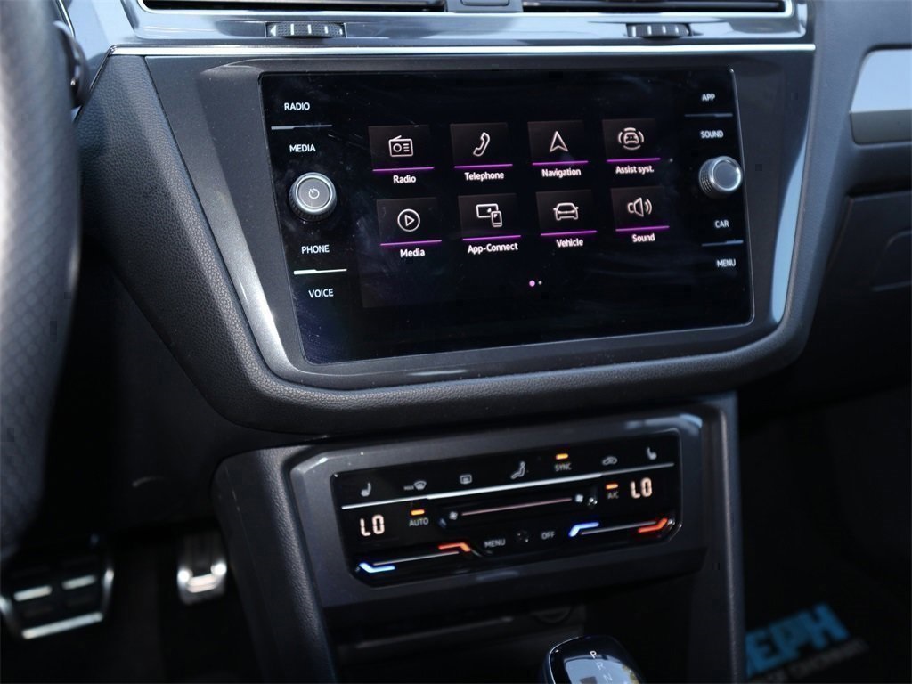 2022 Volkswagen Tiguan SE R-Line Black photo 18