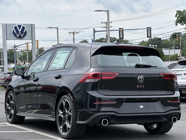2025 Volkswagen Golf GTI Autobahn photo 3
