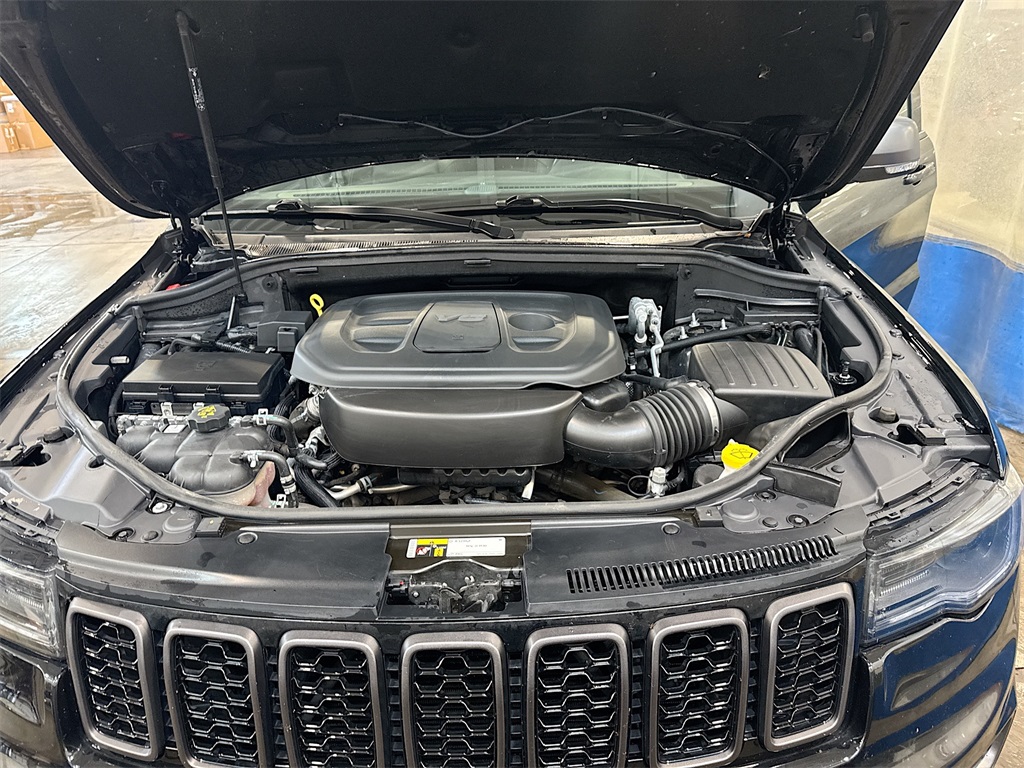 2021 Jeep Grand Cherokee Anniversary Edition photo 30