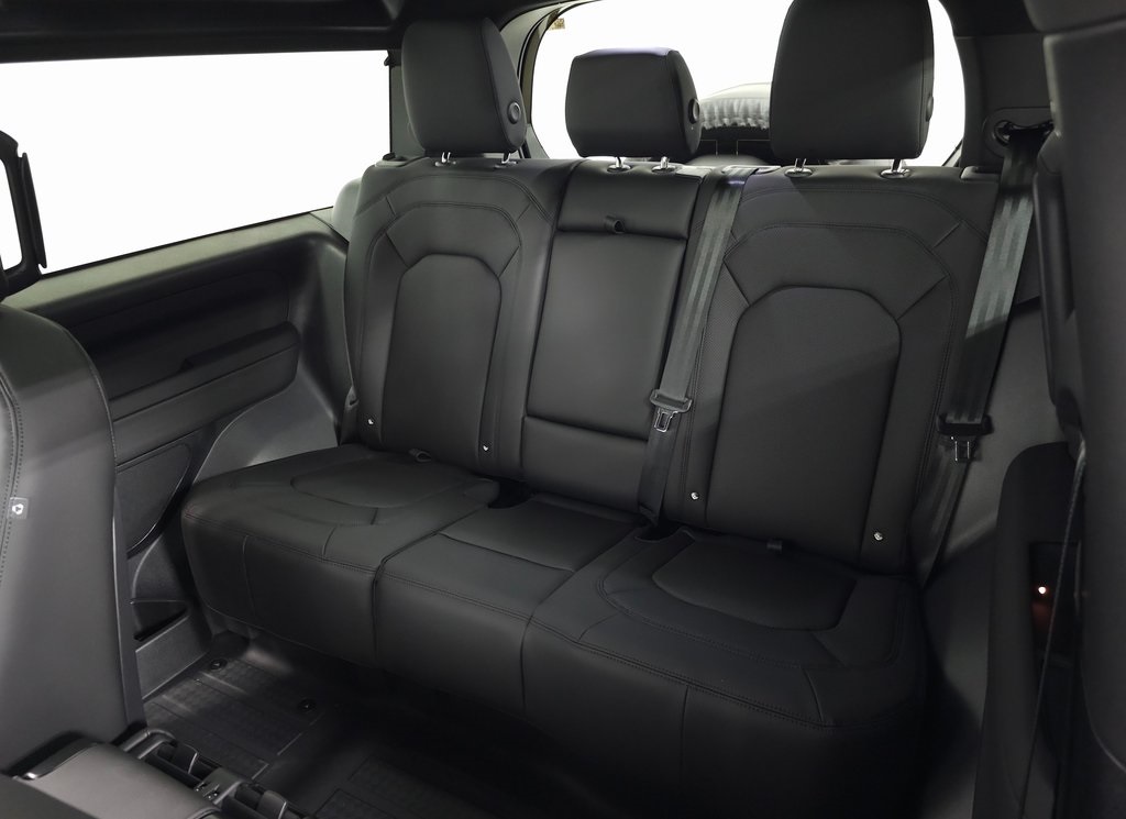 2025 LAND ROVER DEFENDER - Image 32