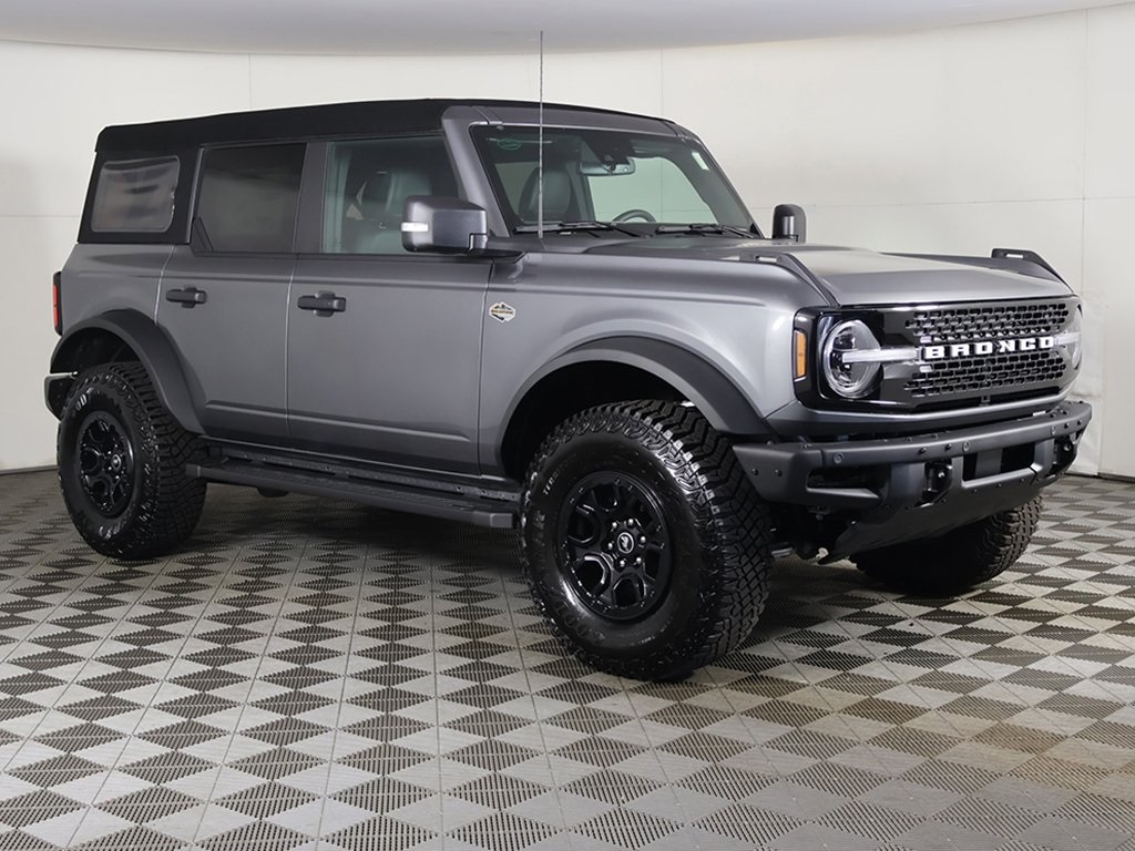 2024 Ford Bronco Wildtrak photo 2