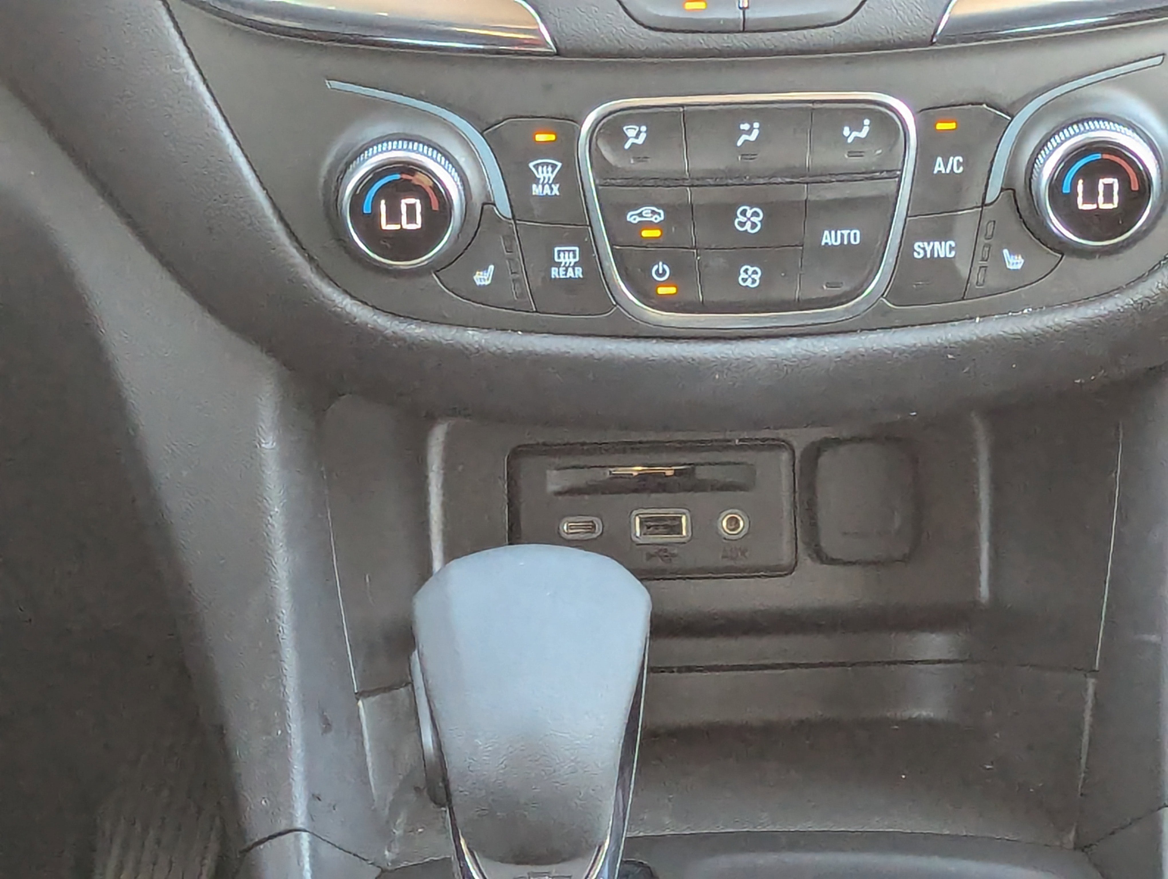 2023 Chevrolet Equinox LT photo 4