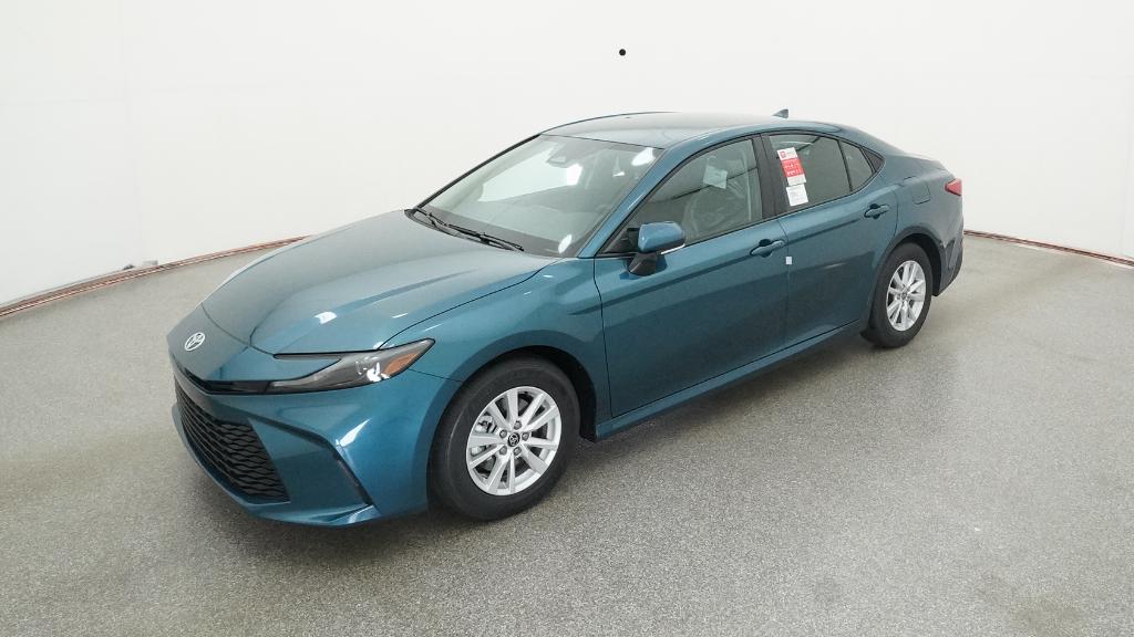2026 Toyota Camry LE's photo