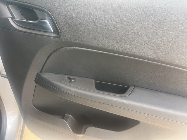 2016 Chevrolet Equinox LS photo 24