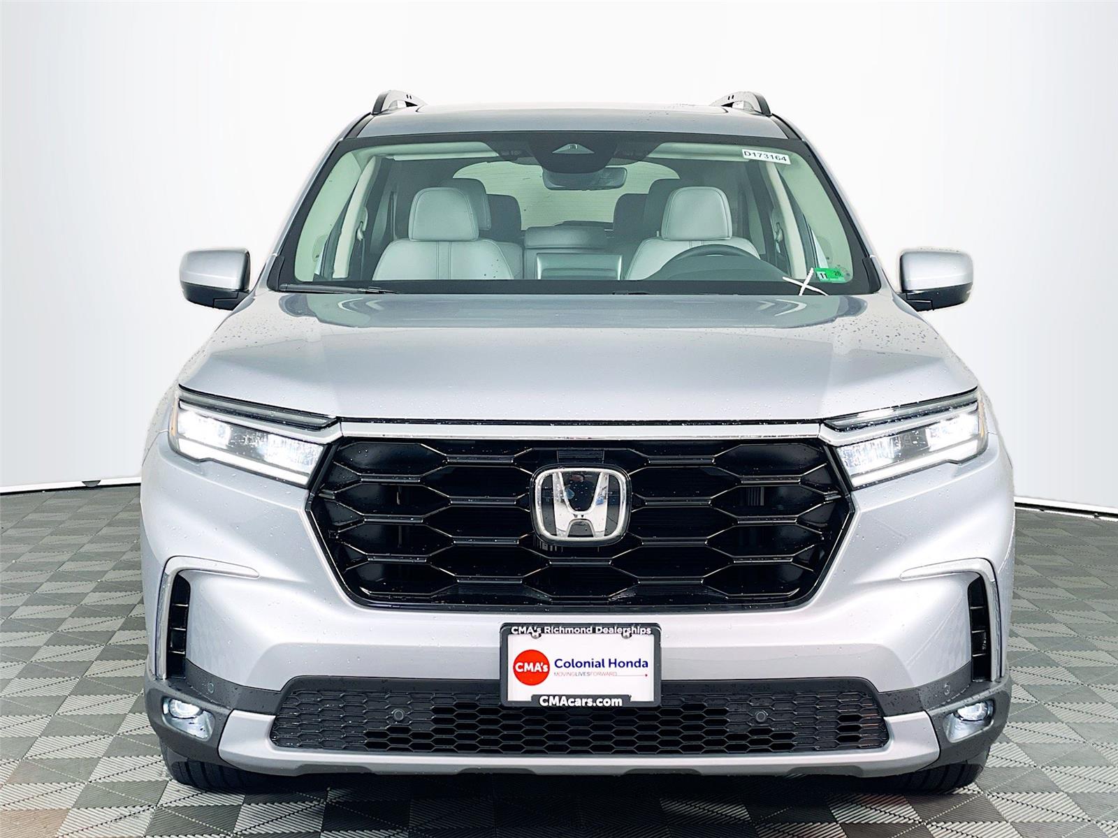 2025 Honda Pilot Touring photo 2