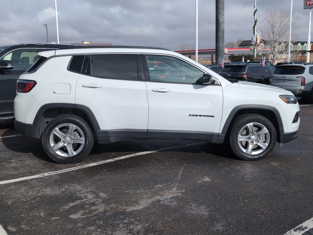 2024 Jeep Compass Latitude photo 4