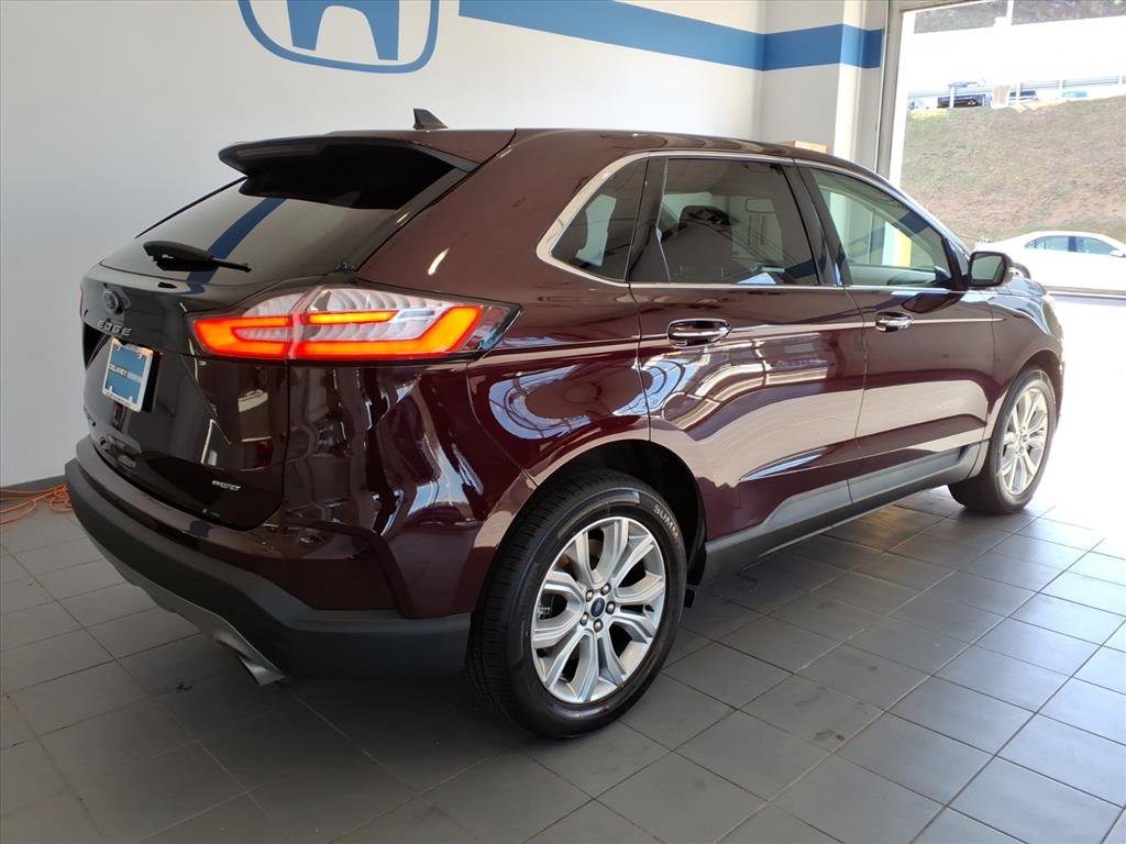 2022 Ford Edge Titanium photo 3