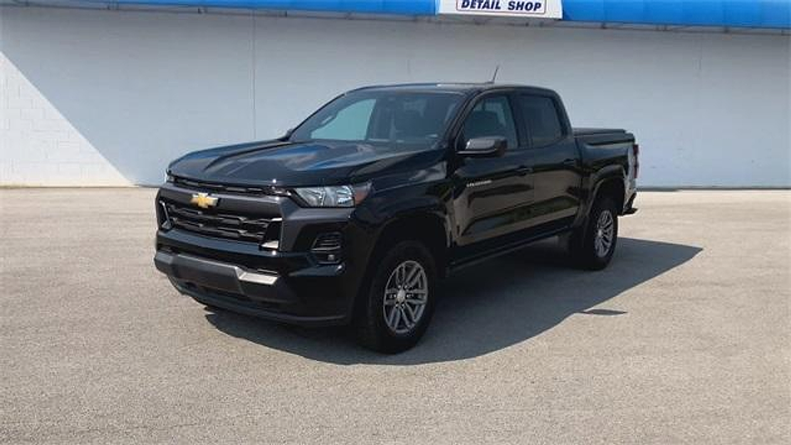 2023 Chevrolet Colorado LT photo 4