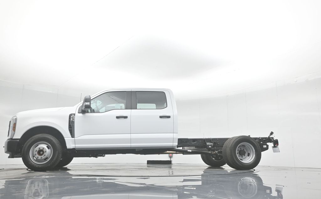 2025 Ford F-350 Super Duty XL