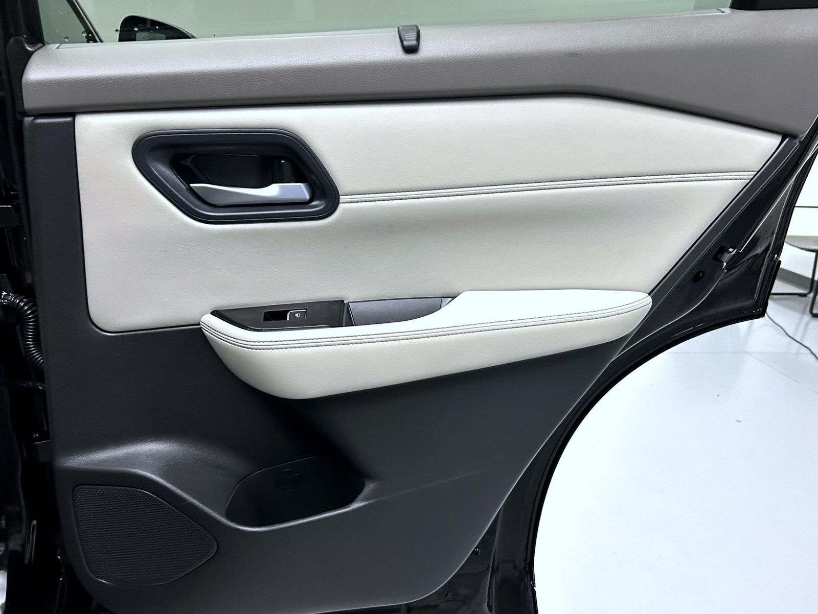 2024 Nissan Rogue SL photo 17