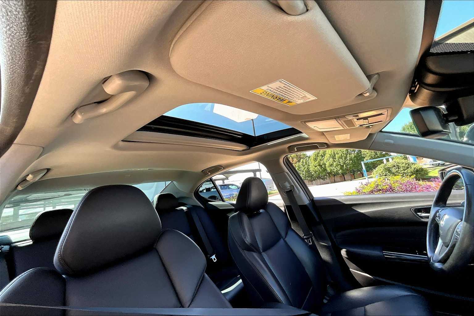 2018 Acura TLX photo 11