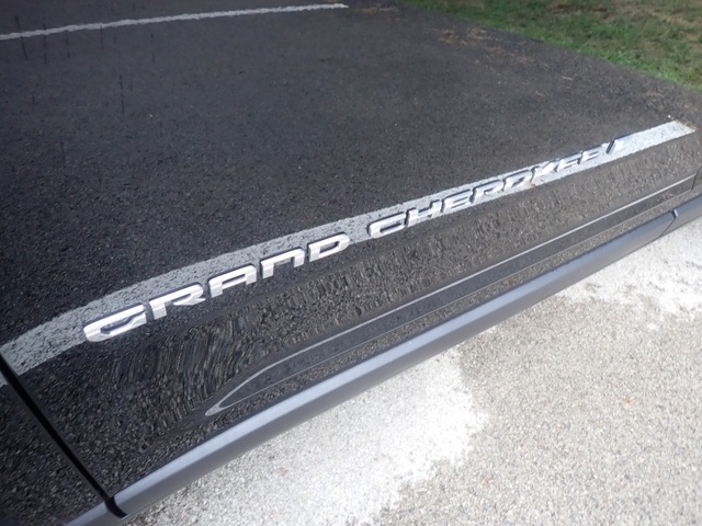 2023 Jeep Grand Cherokee Limited photo 2