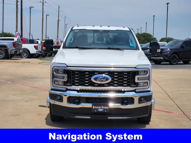2025 Ford F-350 Lariat photo 3