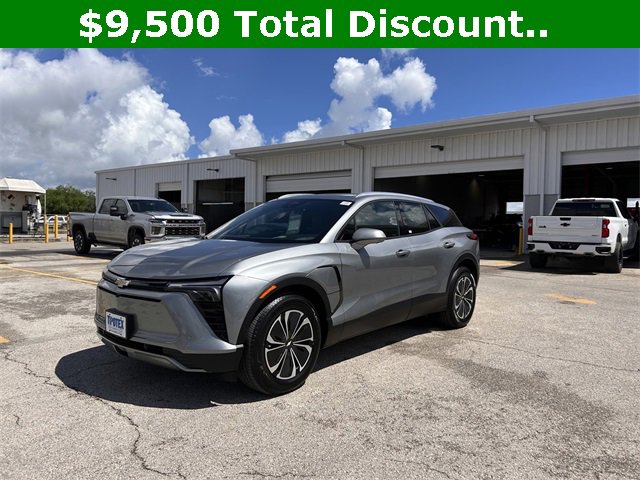 2025 Chevrolet Blazer EV photo 3