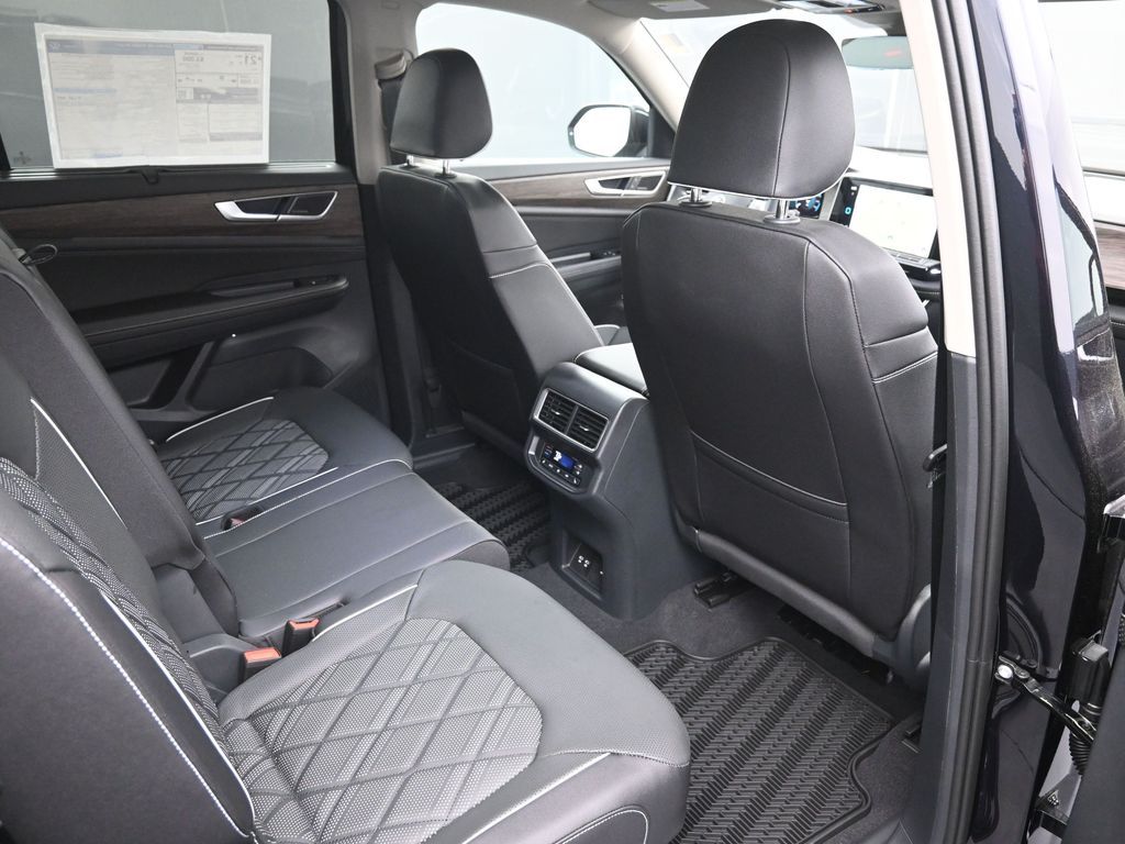 2025 Volkswagen Atlas SEL Premium R-Line photo 45