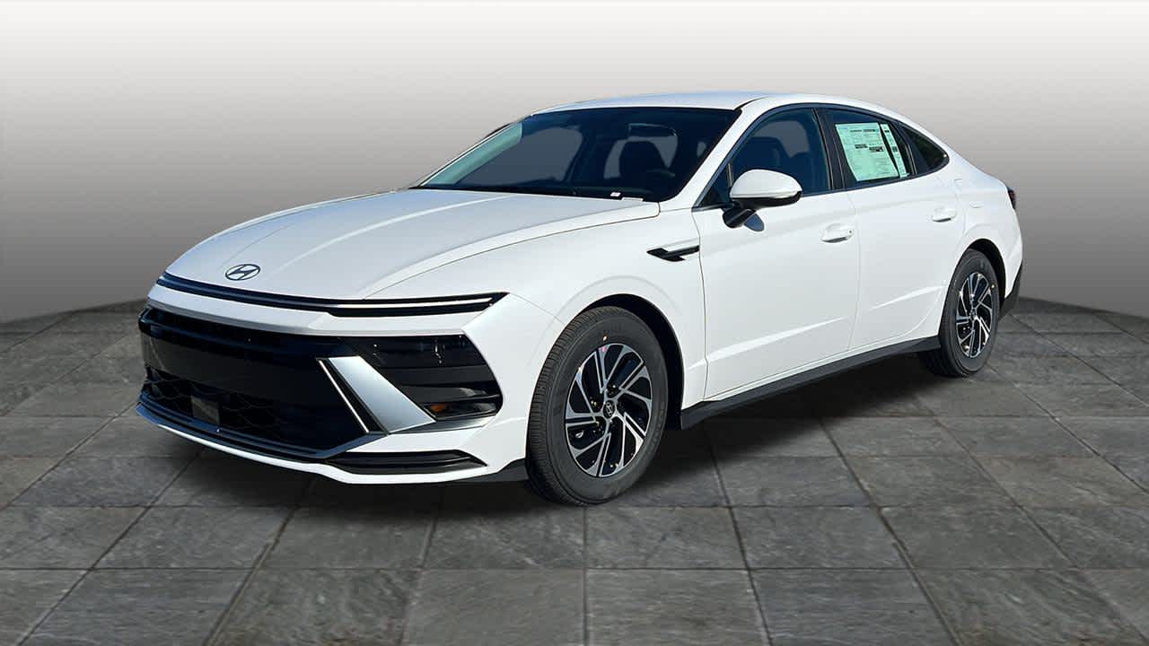 2026 Hyundai Sonata Hybrid Blue's photo