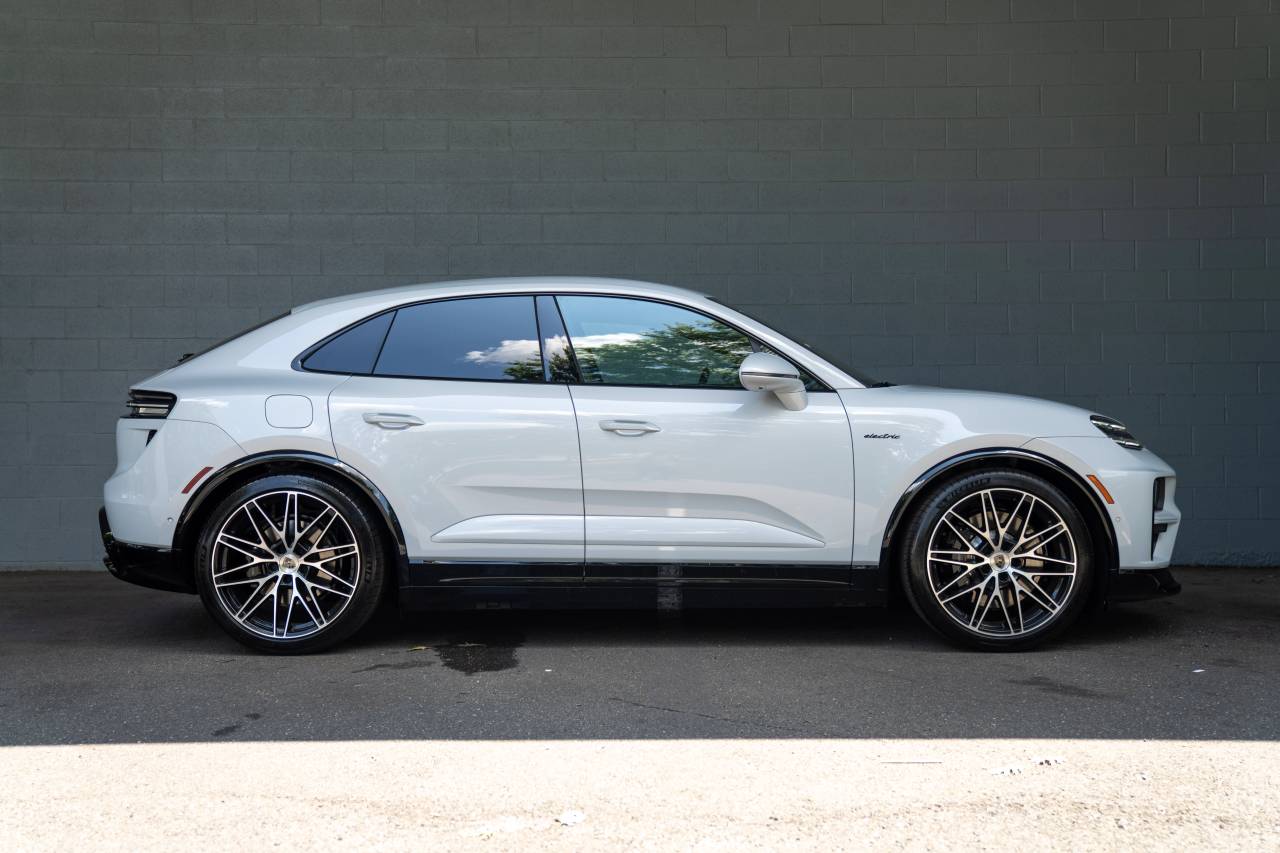 2025 Porsche Macan Turbo Electric photo 16