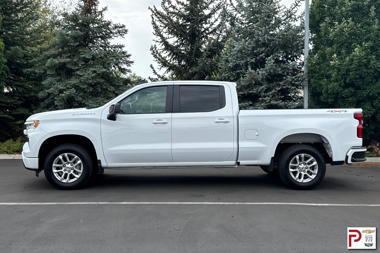 2024 Chevrolet Silverado 1500 RST photo 7