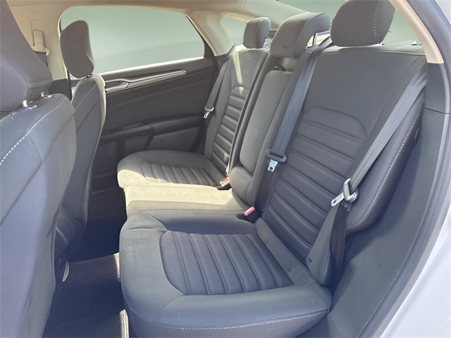 2017 Ford Fusion SE photo 15