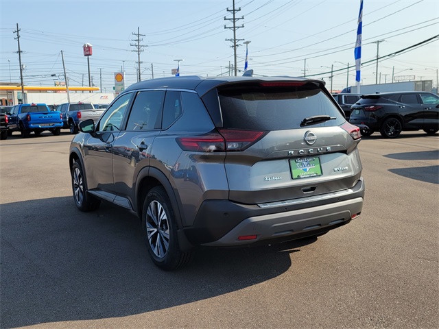 2022 Nissan Rogue SV photo 2