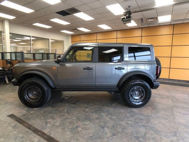 2025 Ford Bronco Badlands photo 2