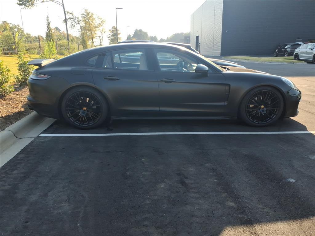 2022 Porsche Panamera Platinum photo 5