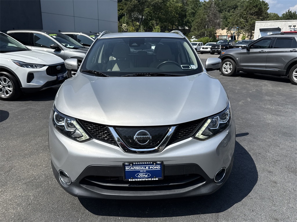 2019 Nissan Rogue Sport SV photo 2