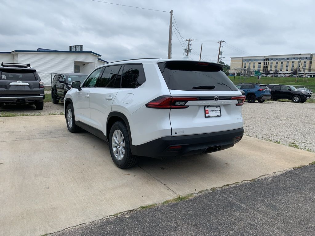 2025 Toyota Grand Highlander XLE photo 4