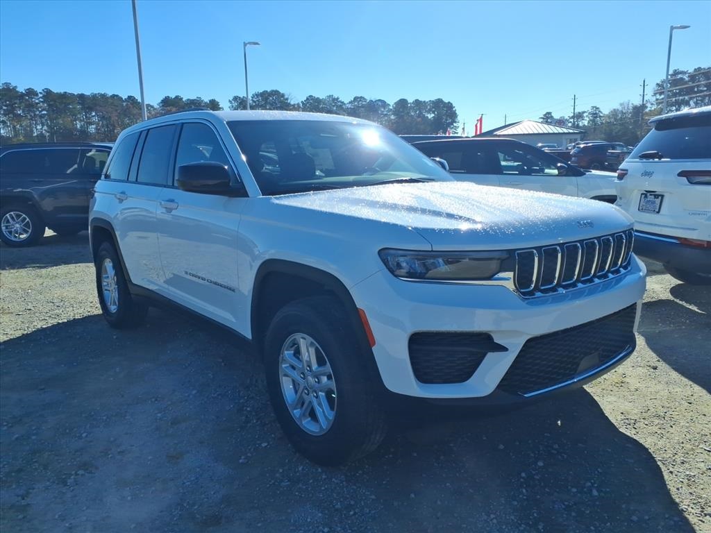 2025 Jeep Grand Cherokee Laredo's photo