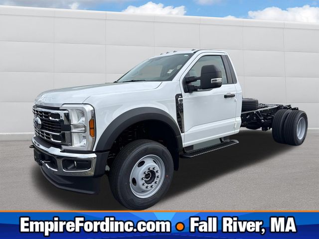 2025 Ford F-600 Super Duty Chassis Cab XL's photo