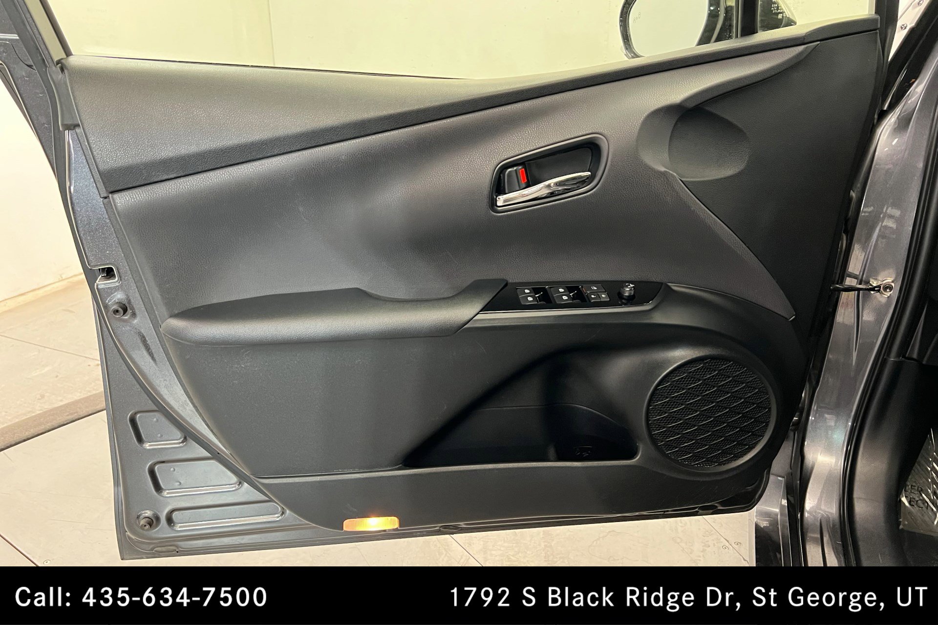 2017 Toyota Prius Two photo 14